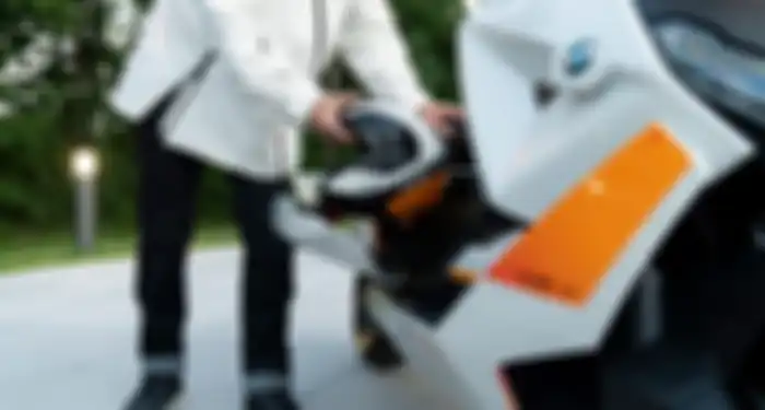 Bagasi BMW Definition CE 04