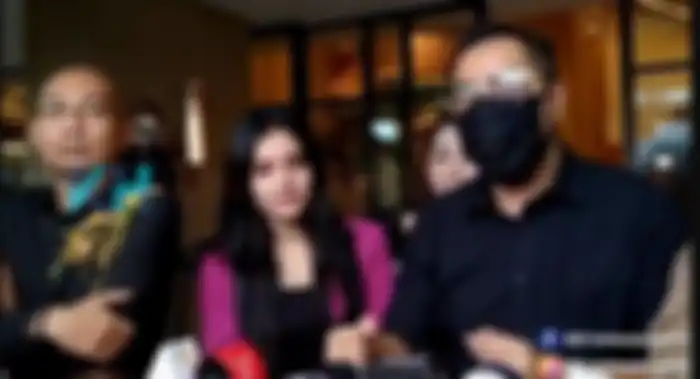 Mantan kekasih Atta Halilintar, Nabilla Aprilliya dengan kuasa hukumnya, Sunan Kalijaga