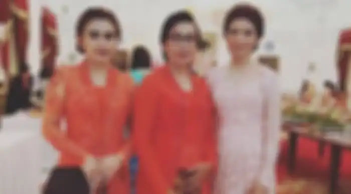 Penampilan Ibunda Selvi Ananda saat menghadiri acara 17san