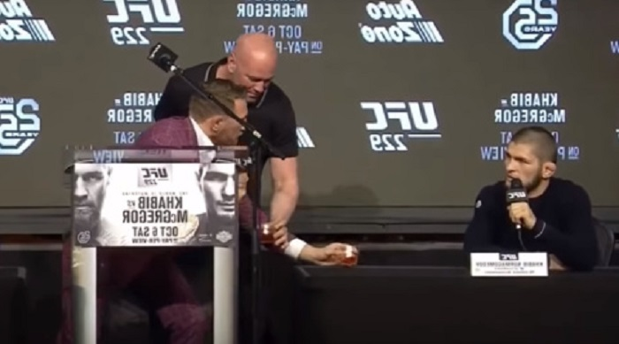 Khabib menolak saat disuruh minum alkohol