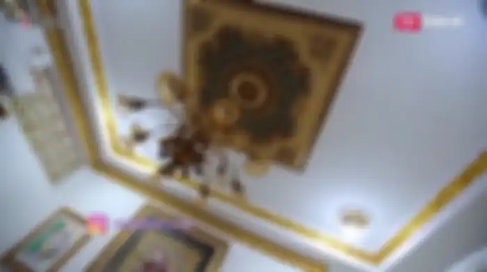 Plafon rumah Mamah Dedeh