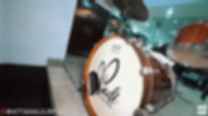 Drum pemberian Yoyo untuk putranya bersama Rossa