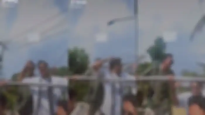 Video Refal Hady saat kepalanya tersangkut baliho. 