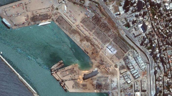 Kondisi kota Beirut setelah terjadi ledakan diambil dari foto satelit