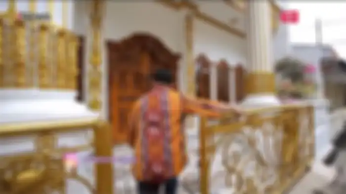 Menilik Kembali Rumah Berlapis Emas Milik Pendakwah yang Dulunya Seorang Penyiar Radio, Kini Penghasilannya Sentuh Angka Rp 1,2 Miliar Per Bulan!