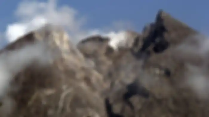 Terdeteksi 10 Kali Gempa Guguran dari Puncak Merapi, Akses Jalan Tambang dari Kepuharjo ke Kali Gend