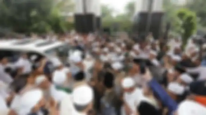 Kepulangan Ustaz Arifin Ilham disambut ribuan orang