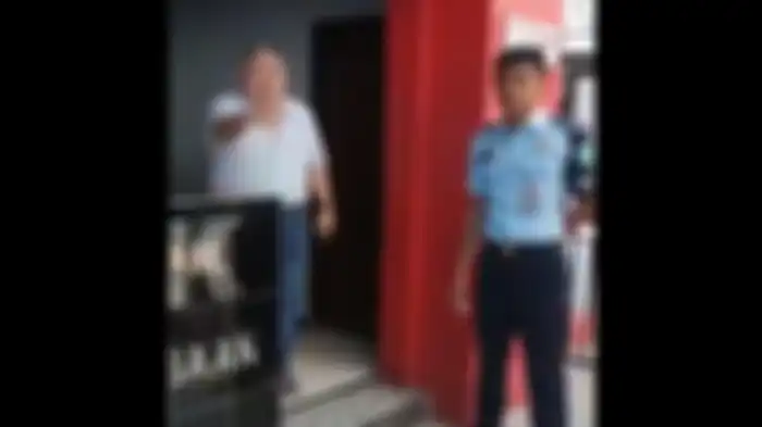 Lieus Sungkharisma marah-marah di Rutan Cipinang.