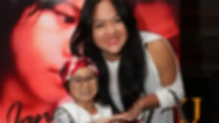 Penampilan mantan istri petama Daus Mini bikin pangling
