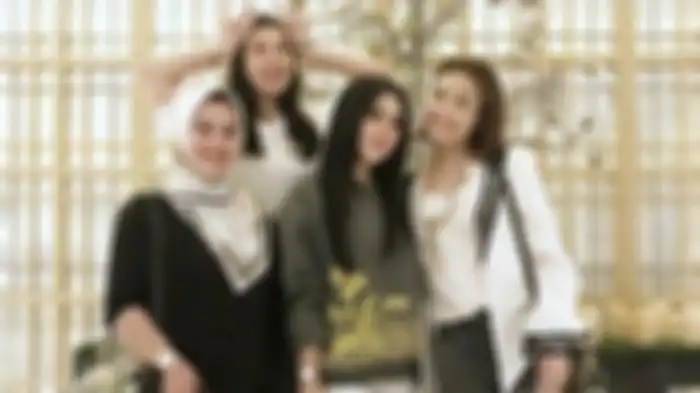 Foto Lama Luna Maya dan Syahrini Saat Bukber di Restoran Terekspos, Busana Incess Jadi Sorotan