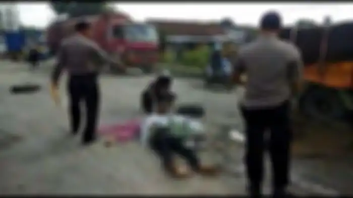Kecelakaan pemotor yang terlindas truk tronton di Lampung