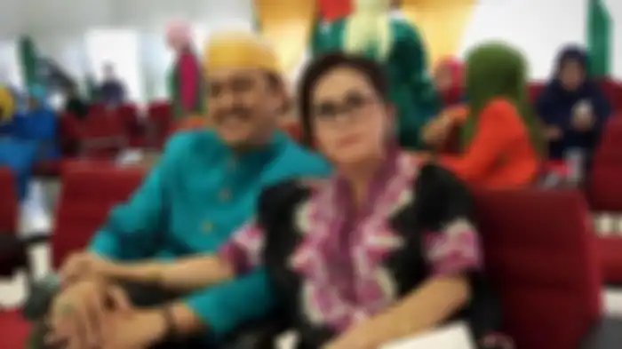 Orang tua Fadel Islami yang merupakan guru besar dan mantan anggota DPRD Sulawesi Selatan