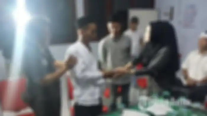 Google Translate berjasa mempertemukan lagi Agus Bustanul Arifin, pria asal Garut yang terpisah selama 20 tahun dari keluarganya.