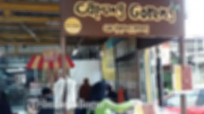 Gerai kuliner Stuart Collin, Capung Goreng