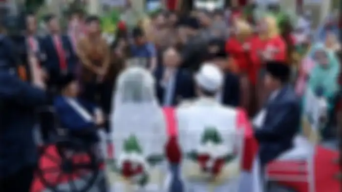 Seorang ART memberikan kesaksian sebelum BJ Habibie meninggal sempat rela datang ke rumahnya jadi saksi nikah anaknya.