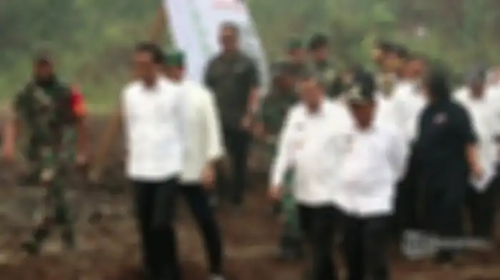 Ada banyak hal yang menarik saat kunjungan Presiden Joko Widodo Riau untuk meninjau Kebakaran Hutan dan Lahan (Karhutla)