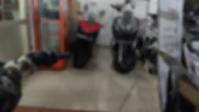 Honda ADV150 (kanan)