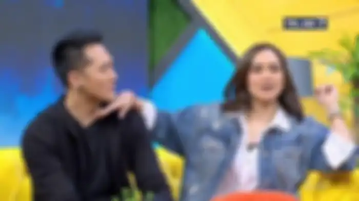 Demian dan Sara Wijayanto menjadi bintang tamu dalam acara Okay Boss