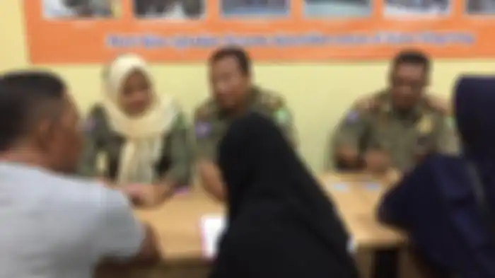 Sebanyak enam pasangan mesum terjaring praktik prostitusi. Mereka dilakukan pendataan dan pembinaan di Kantor Satpol PP Kota Tangerang, Selasa (24/9/2019). 