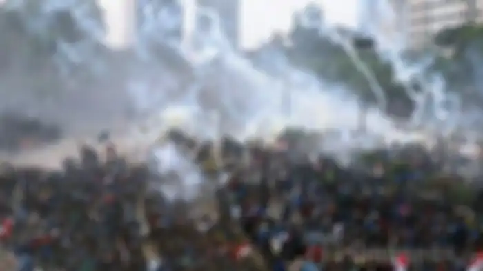 Ribuan mahasiswa saat menggelar aksi unjuk rasa di depan Gedung DPR/MPR, Senayan, Jakarta Pusat, Selasa (24/9/2019). Demo yang menolak Revisi UU KPK dan menolak RKUHP berakhir rusuh.