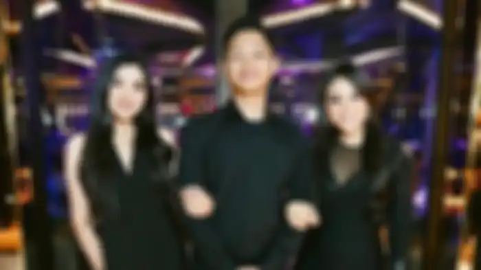 Aurel dan Azriel beri dukungan pada Ashanty saat tahu bahwa ia didiagnosa menderita penyakit serius.
