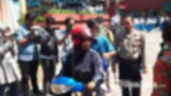 Salah satu korban yang ditampar motivator AS, saat dijemput orangtuanya pada Jumat (18/10/2019). 