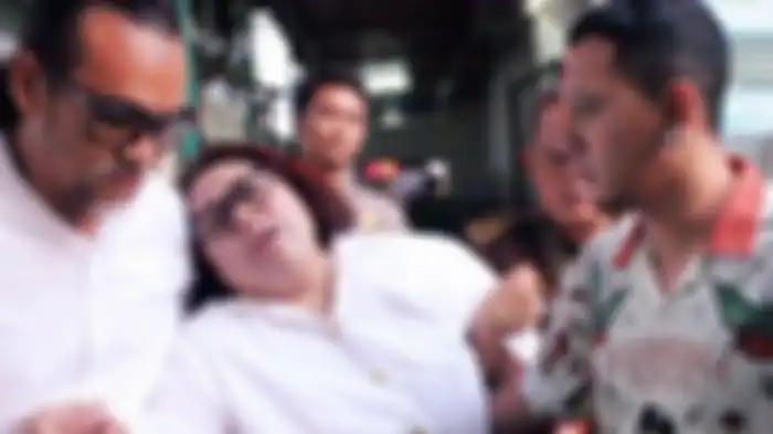 Komedian kondang Nunung dan suaminya Iyan Sambiran