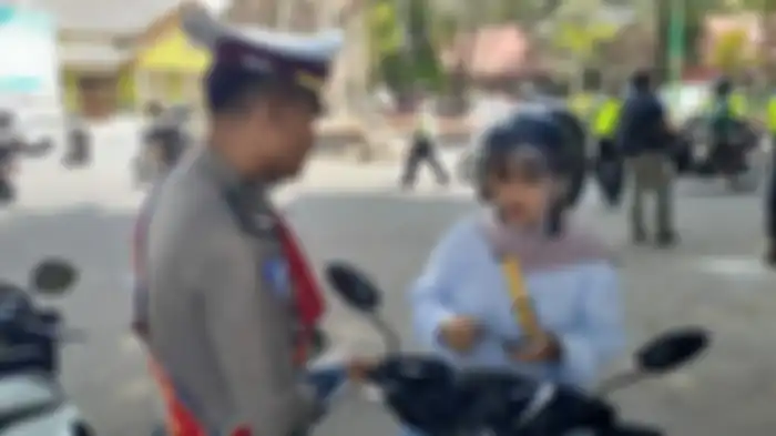 Satlantas Polres Sleman melakukan razia di Lapangan Denggung, Sleman, DIY, Senin (28/10/2019)