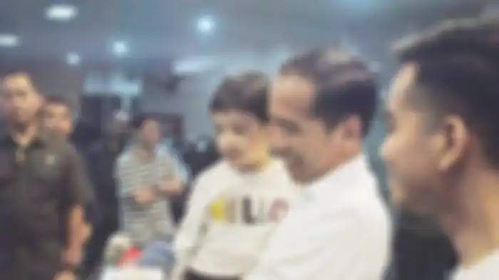 Joko Widodo dan cucunya, Jan Ethes