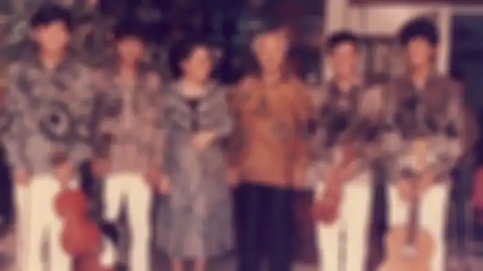 Ulang Tahun Bu Tien Bawa Berkah Bagi 4 Pengamen Jalanan