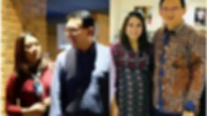 Ahok dan Puput tampak bahagia menunggu kelahiran bayi mereka 
