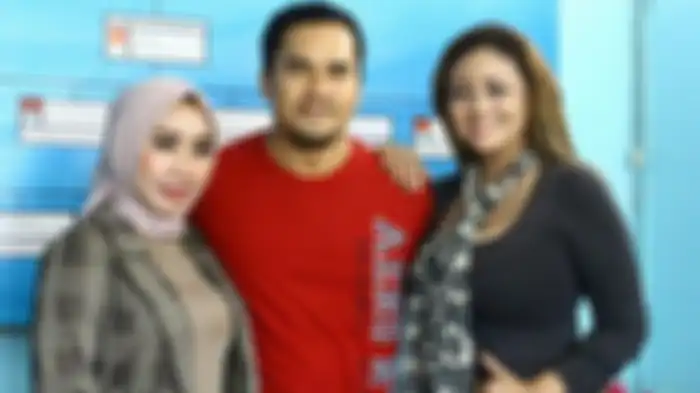 Pedangdut Citra Yunita saat membesuk Saipul Jamil di LP Cipinang, Jakarta Timur, Senin (18/11/2019) lalu.
