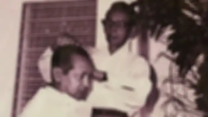 Tukang cukur langganan Soeharto bernama Pak Yos