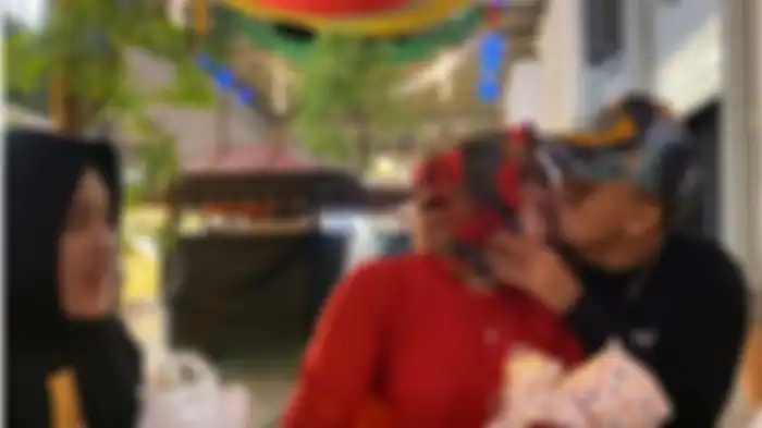 Peluk cium terakhir Rizky Febian untuk Lina seminggu sebelum sang ibunda berpulang