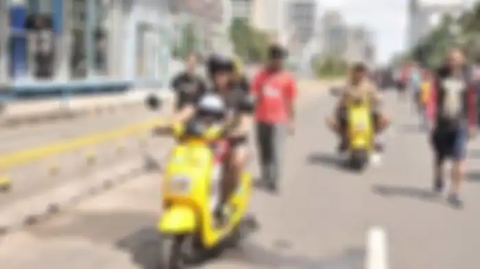 Pengguna motor listrik bakal bebas dari aturan ganjil genap.