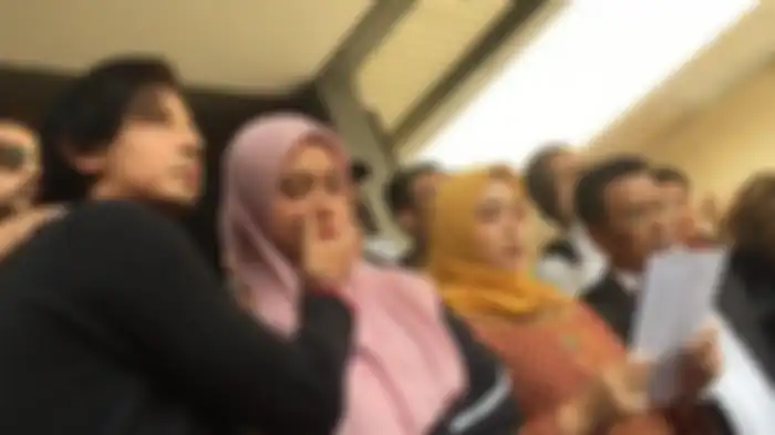 Berkali-kali Dicerca Kata-Kata Organ Intim oleh Kuasa Hukum Trio Ikan Asin, Fairuz A Rafiq Pingsan Tahan Emosinya yang Mendidih!