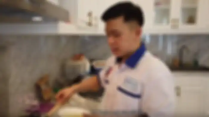 Jordi Onsu memasak pasta
