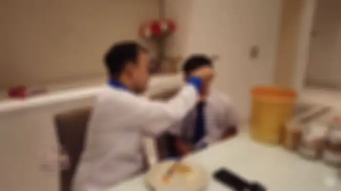 Tak hanya memasak, Ruben Onsu juga suapi Betrand Peto