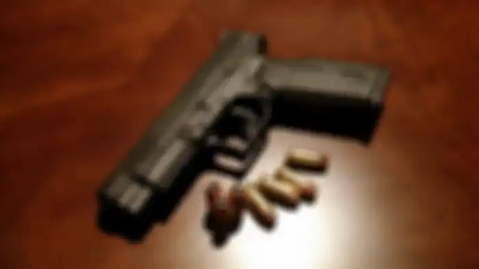 Ilustrasi pistol