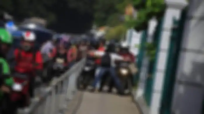Aksi heroik Alfini menghadang pemotor yang lewat trotoar
