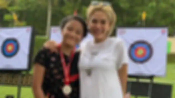 Nikita Mirzani dan Anak sulungnya Loli