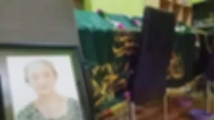 Mendiang ibunda komedian Nunung