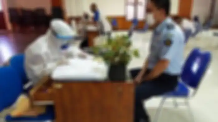 461 Pegawai Kantor Imigrasi Kelas I Khusus TPI Ngurah Rai Jalani Rapid Test