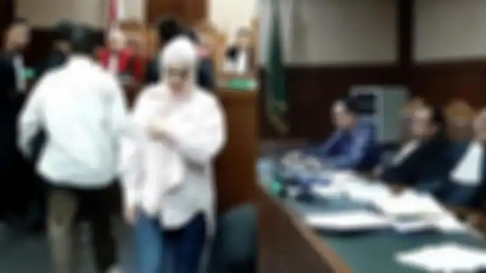 Jennifer Dunn yang buang buka dihadapan koruptor Tubagus