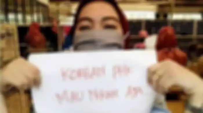 Seorang buruh PT Victory Chingluh, Pasar Kemis, Kabupaten Tangerang memposting foto dan menuai sorotan dari masyarakat. 