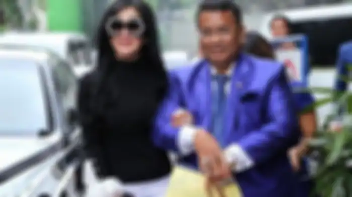 Syahrini dan Hotman Paris.