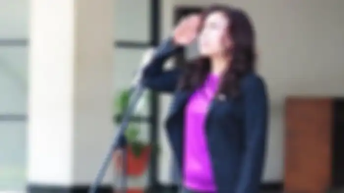 Tin saat Menjadi Pembina Latihan Tata Upacara Sipil pada Tahun 2012
