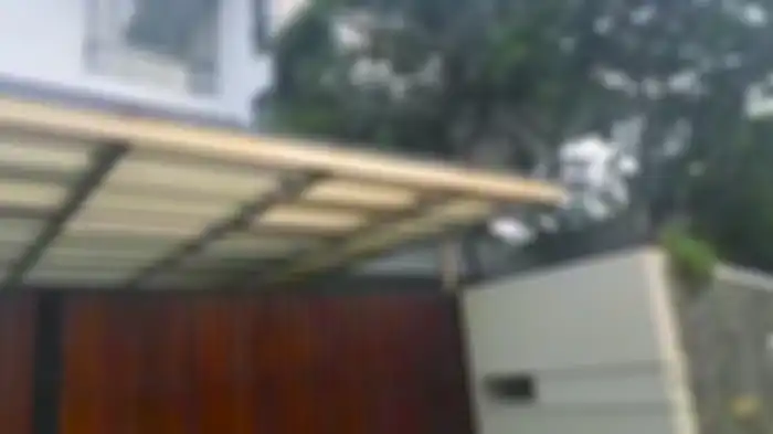 Tampak depan rumah dewi perssik