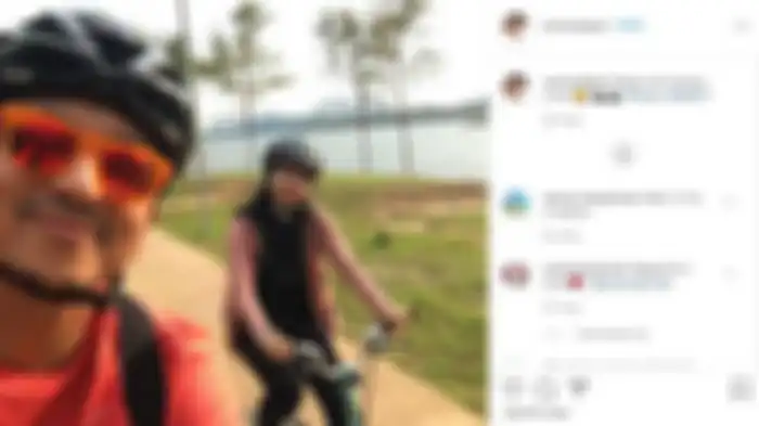 Laudya Cynthia Bella dan Engku Emran saat bersepeda