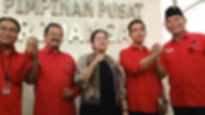 Ketua DPP PDI-P, Bambang Wuryanto, sekaligus Ketua DPR RI, Puan Maharani. bersama tiga bakal calon kepala daerah Solo, Achmad Purnomo, Gibran Rakabuming dan Teguh Prakosa, Senin (10/2/2020). 